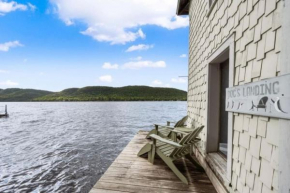 Boathouse Apartment on 4th Lake